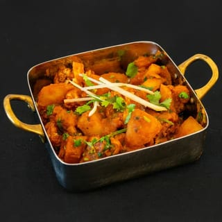 Aloo Gobi Masala Dum Tray