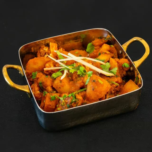 Aloo Gobi Masala Dum Tray.