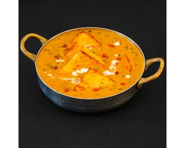 Methi Paneer Malai Toast Tray.